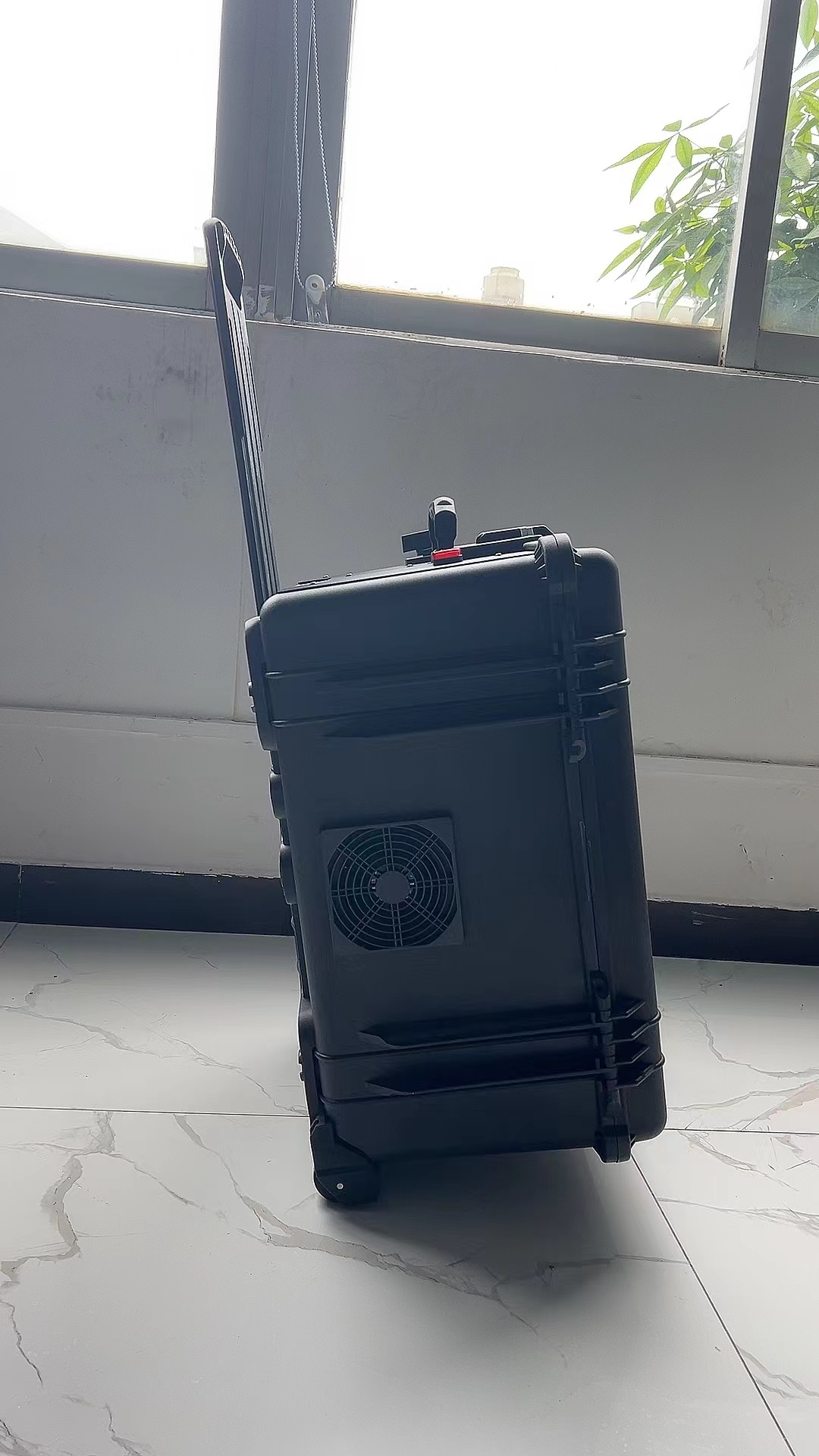 米林手拉箱型移动通信干扰器